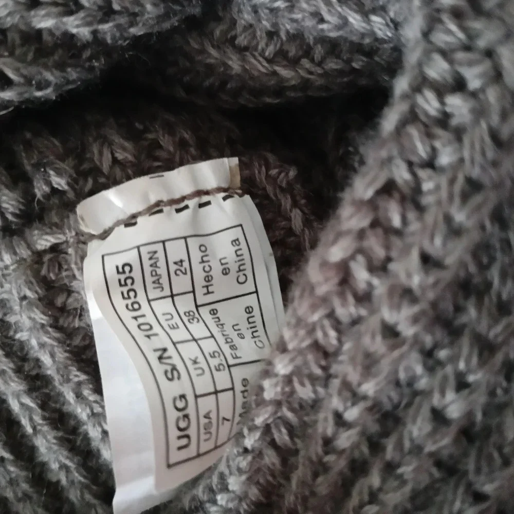 UGG Australia 1016555 Gray Classic Cardy Sweater Knit Triple Button Boots Size 7